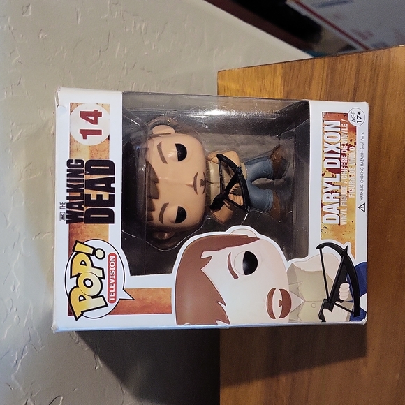 Funko Pop TV: The Walking Dead - Daryl Dixon with Crossbow #14 Vinyl Figure - Picture 3 of 8